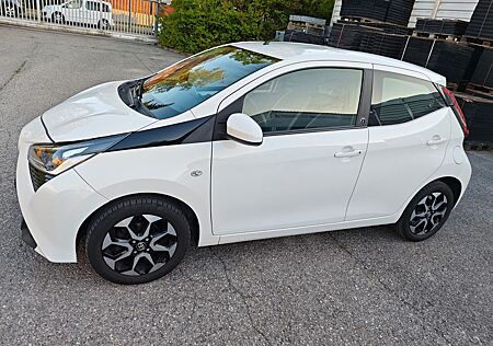Toyota Aygo (X) Aygo (X) 1,0-l-VVT-i Team Deutschland Team D...