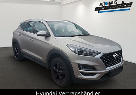 Hyundai Tucson Select 2WD /Navi/ 1 Satz Winterräder