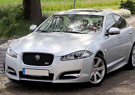 Jaguar XF 3.0 L V6 Diesel S - NAVI / SSD / LEDER