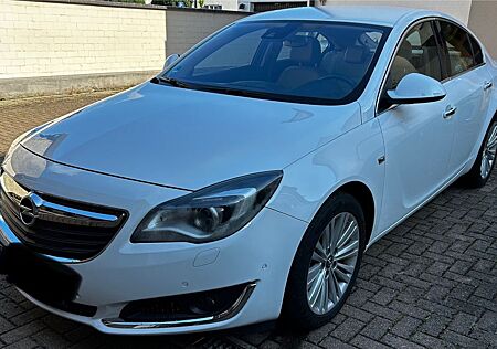 Opel Insignia 2.0T Benz. 250 PS 4x4 Autom. Innovation