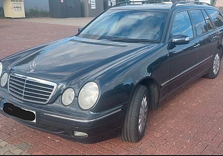 Mercedes-Benz E 240 T AVANTGARDE Avantgarde