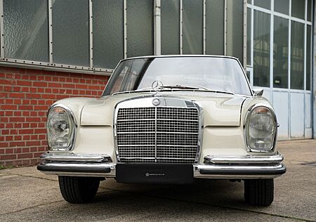 Mercedes-Benz 280 S (W108)