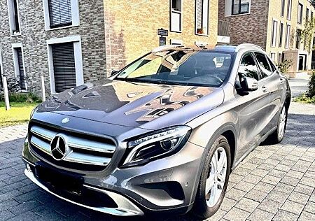 Mercedes-Benz GLA 200 Automatik
