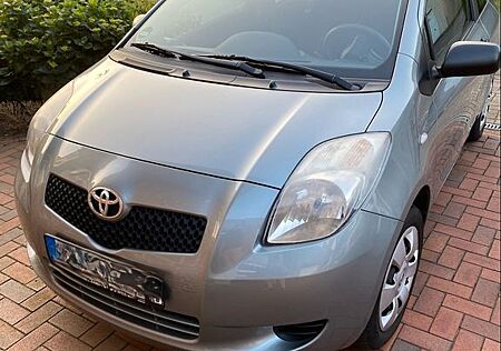 Toyota Yaris 1,0-l-VVT-i -