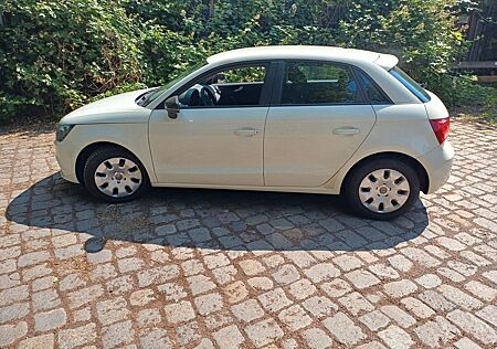 Audi A1 1.4 TFSI S tronic Automatik, 4-türig, TÜV neu