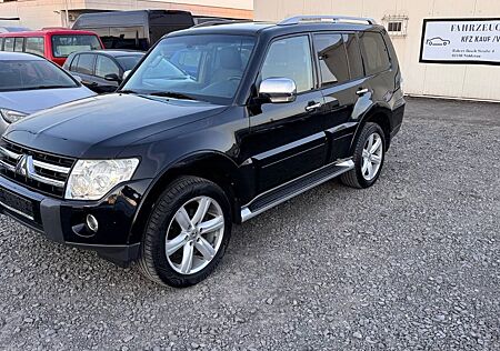 Mitsubishi Pajero 3.2 DI-D Intense Edition 25
