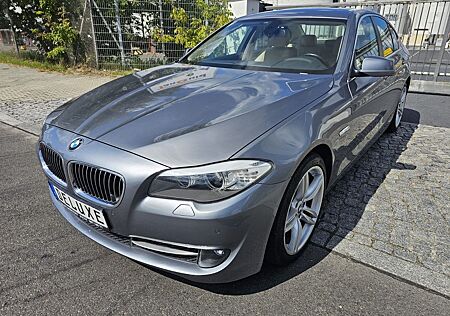 BMW 530d 530 Baureihe 5 Lim. *NAVI*LEDER*XENON*