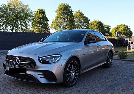 Mercedes-Benz E 300 E 300de AMG-Line / Night Paket / Garant