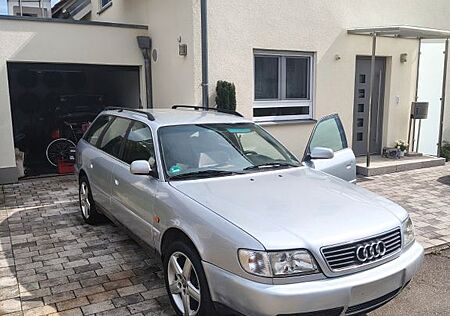 Audi A6 2.6 Avant quattro quattro