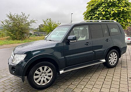 Mitsubishi Pajero 3,2 DI-D Instyle Automatik Instyle