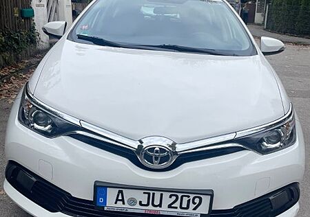 Toyota Auris Cool 5-Türer, 1,33-1-Dual-VVT-i, 6-Gang
