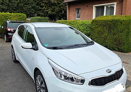 Kia Cee'd / Ceed 1.4 CVVT UEFA EURO 2016 UEFA EU...