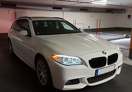 BMW 525d xDrive M-paket HUD panorama