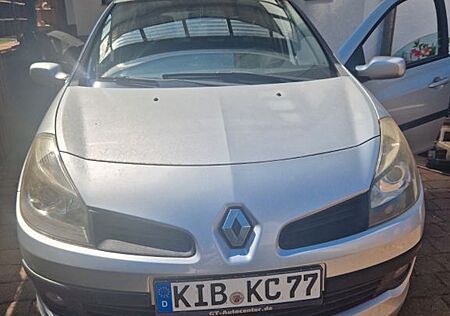 Renault Clio Privilege 1.6 16V 65kW Expression