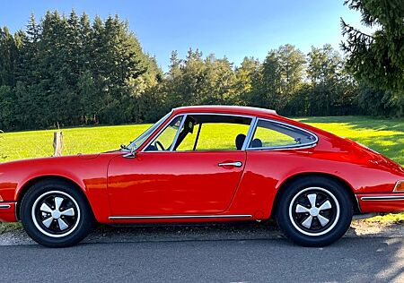Porsche 911 Urmodell 2.2T vollrestauriert