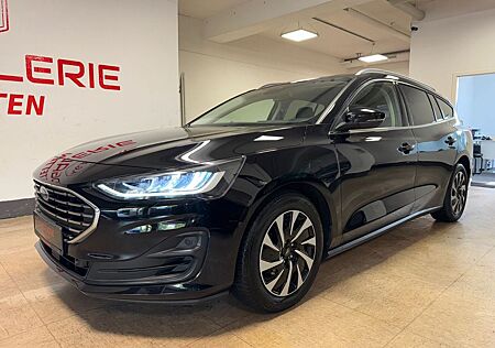 Ford Focus *Titanium*Kamera*CarPlay*Navi*AHK*