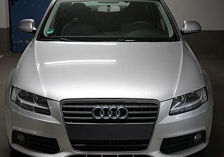 Audi A4 1.8 TFSI 88kw Attraction Attraction