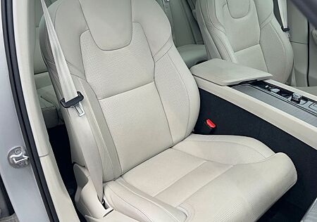 Volvo XC 60 XC60 B5 D Ultimate Bright AWD*AHK*STHZG*Massage*