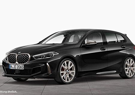 BMW M135i xDrive LiveCockpitProf PDC Sportsitze LED