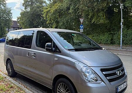 Hyundai H-1 Starex H-1 // 1 Hand // neuer TÜV