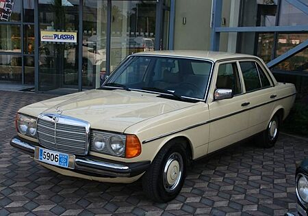 Mercedes-Benz E 200 200