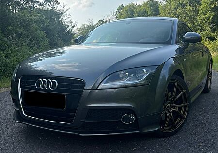 Audi TT Coupe/Roadster 2.0 TFSI Coupe quattro