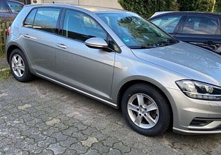 VW Golf Volkswagen 1.6 TDI Sound Sound