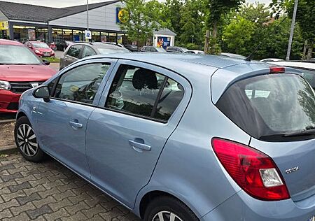 Opel Corsa 1.2 TÜV u. AU Neu !