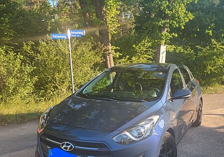Hyundai i30 blue 1.4 -