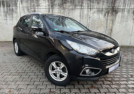 Hyundai ix35 2.0 120kW 2WD*1Hand*Navi*Leder*AHK*Cam*Pano