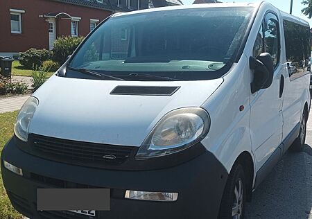 Opel Vivaro Camper mit Standheizung und AHK