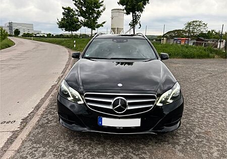 Mercedes-Benz E 220 AVANTGARDE Harman kardon/LED/NAVI/PDC/DIST