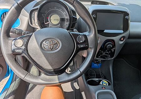 Toyota Aygo (X) Aygo (X) 1,0-l-VVT-i Team Deutschland Team D...