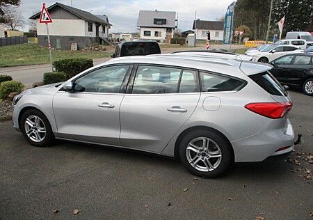 Ford Focus Turnier C&C Alu Navi AHK ergon.Sportsitz