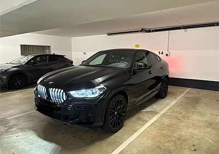 BMW X6 xDrive40i - 22Z. Headup. Panorama. All Black.