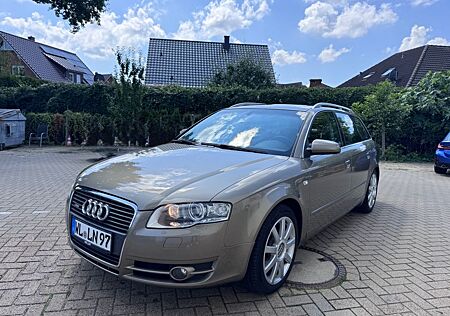 Audi A4 2.0 TDI S line Avant // Xenon, AHK, HU 07/27