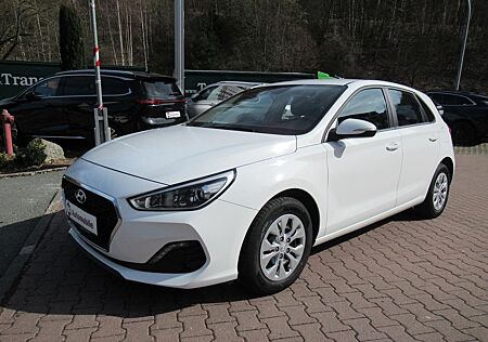 Hyundai i30 *1.4*Klima*Sitzhzg*Navi*PDC*Kamera