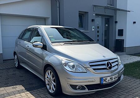 Mercedes-Benz B 170 Mercedes Benz B170 Renterfahreug 2. Hand TÜV Neu