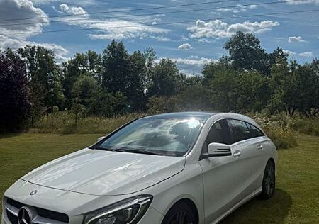 Mercedes-Benz CLA 200 Shooting Brake CLA 200 AMG Line Shoo...