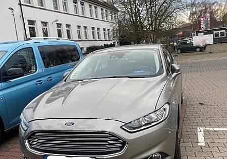 Ford Mondeo 2,0 EcoBoost 149kW Vignale Automatik ...