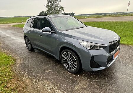 BMW iX1 xDrive30 -