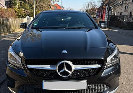 Mercedes-Benz CLA 180 Shooting Brake -