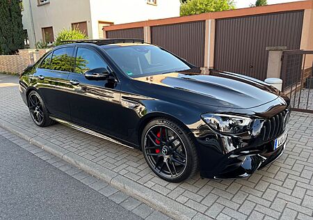 Mercedes-Benz E 63 AMG Mercedes-AMG E 63 S 4MATIC+ Autom. ...