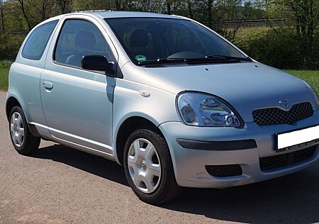 Toyota Yaris 1.0 -VVT-I, Vieles Neu, Sehr sparsam