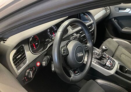 Audi A4 Avant S line Sportpaket / plus Navi Leder LED