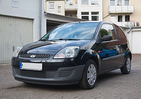 Ford Fiesta 1,4 16V *80PS* *Klima* *8-Fach Bereift*
