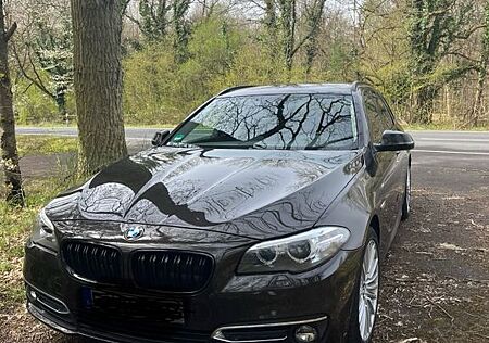 BMW 520d Touring A Luxury Line