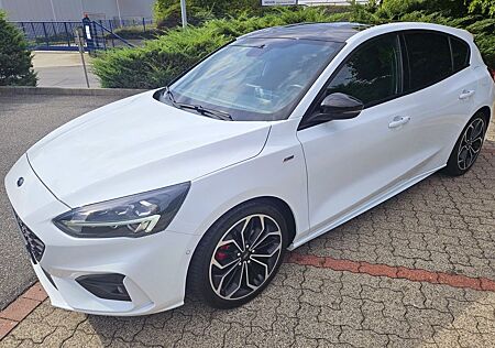 Ford Focus ST-Line 1.5 Automatik - Top gepflegt