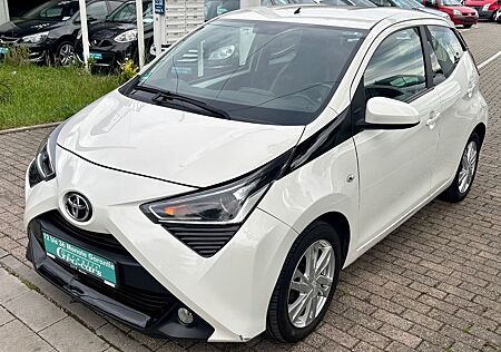 Toyota Aygo (X) Aygo -play club/Navi/Kamera