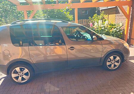Skoda Roomster 1.2l TSI DSG 77kW Scout Scout